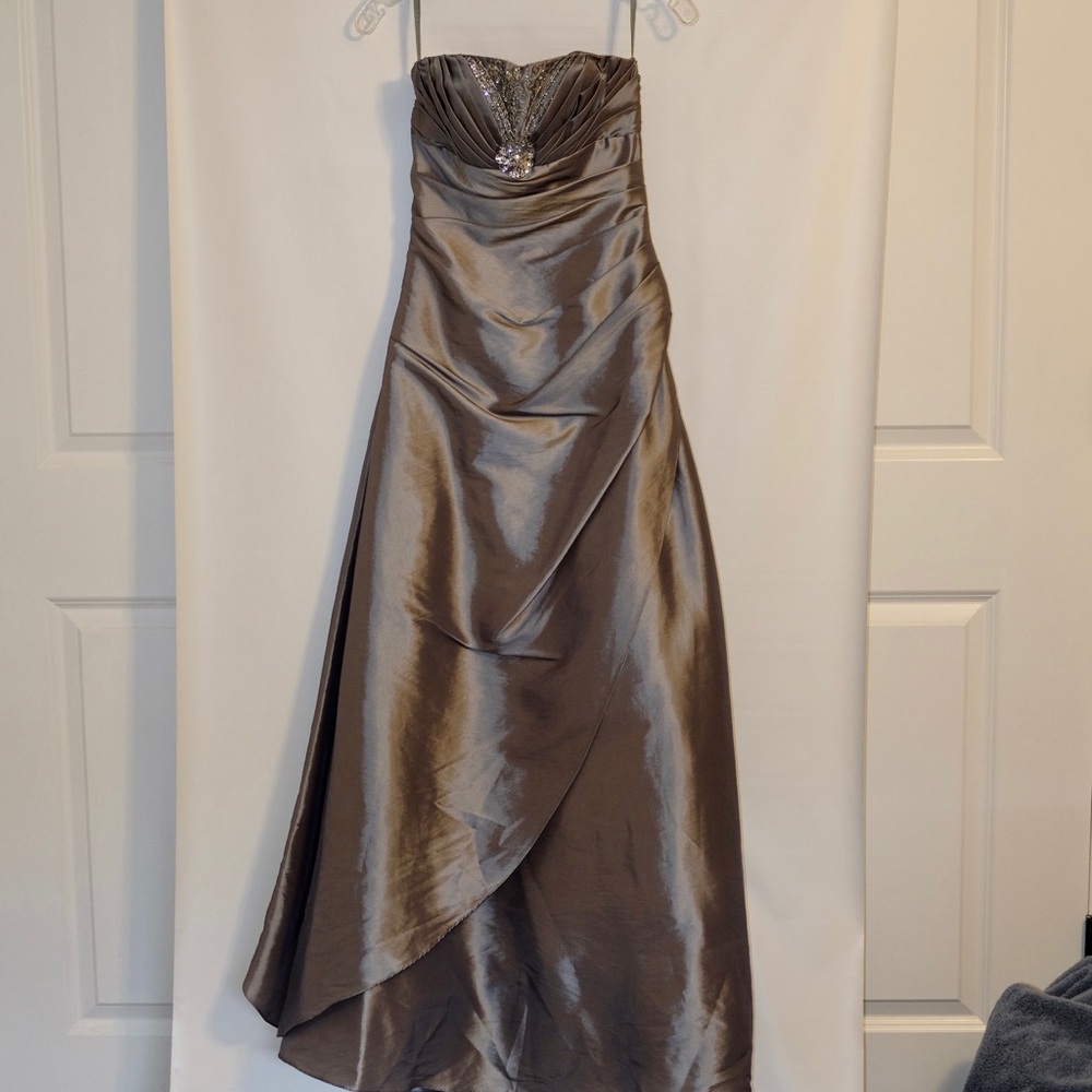 Long gray strapless gown